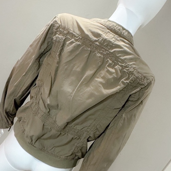 Old navy light weight utility jacket ❤️ - Picture 5 of 9